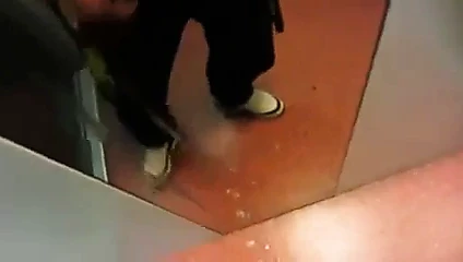 dostum ben bir asansör vuruyor