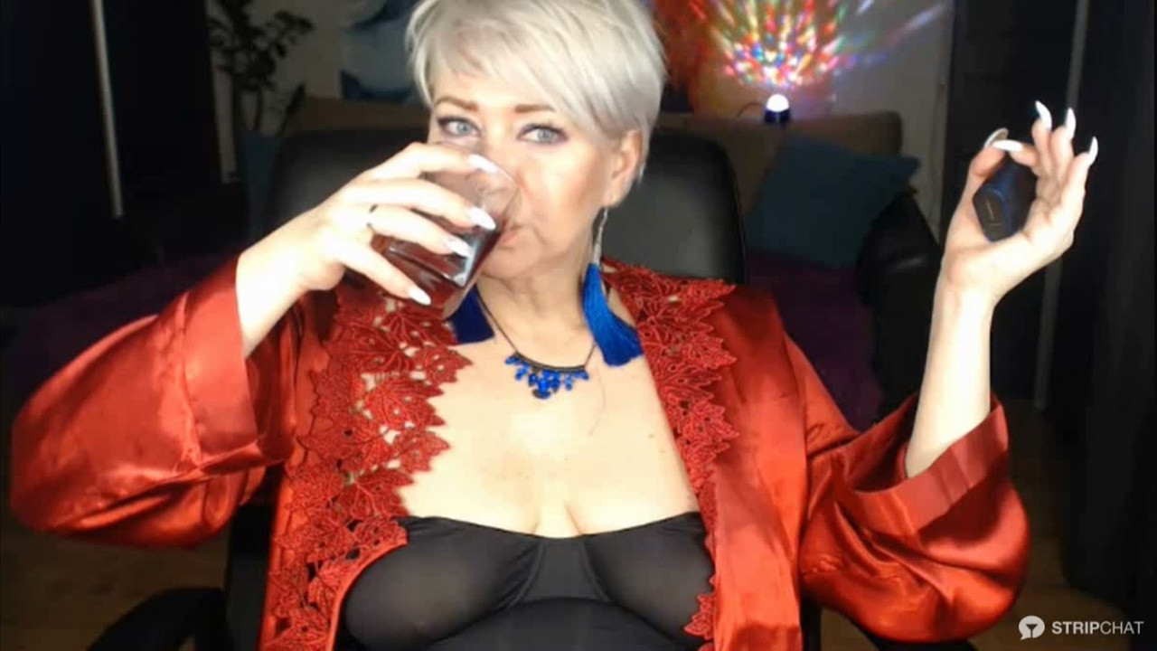 MILF russian webmodel AimeeParadise: hot revelations .!. ))