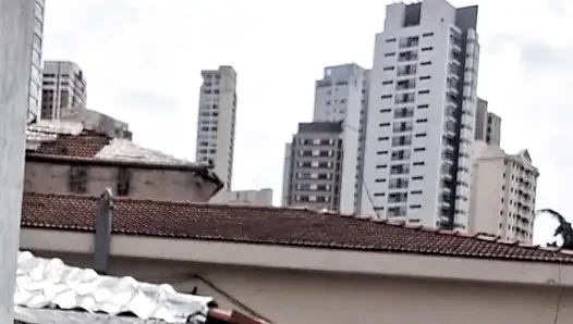 Я и Дай Белан почти голые, мыли балкон квартиры, а соседи наблюдали за нами