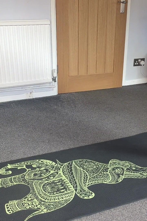 Hot Nude Yoga med Zoe Grey