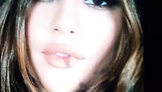 Selena Gomez boşalıyor