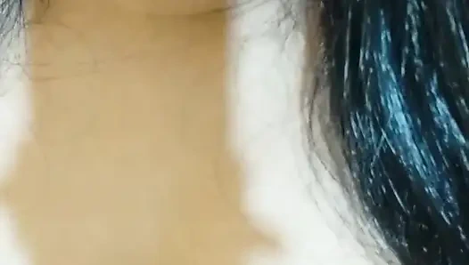 Big Ass Gets on All Fours and Shows Her Wet to End up in Squirting