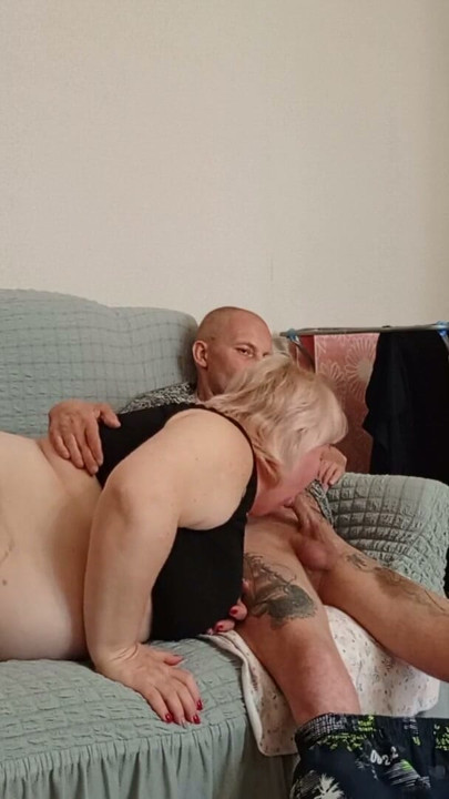 퇴근 후 펠라 해주고 입에 사정하는 시어머니 | 클립 2