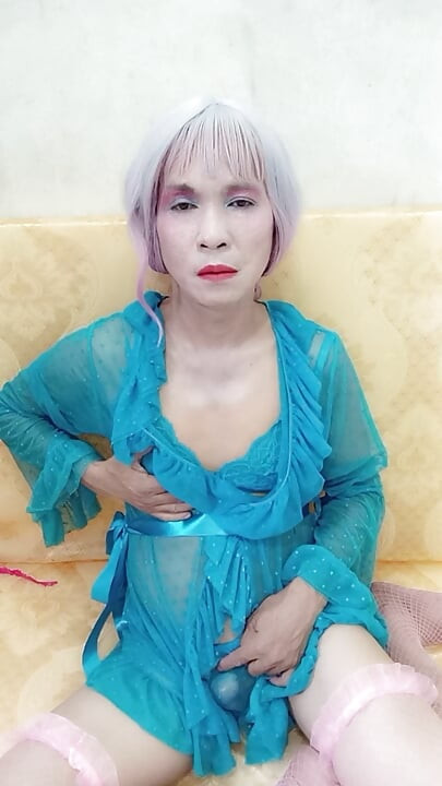 Oanh Le transseksualna ubrana w seksowne porno anal anal przyjemność do góry