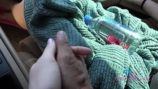 Ava Davis sikilmeden önce yarağı gırtlağına kadar alıyor ve ıslak dölleniyor