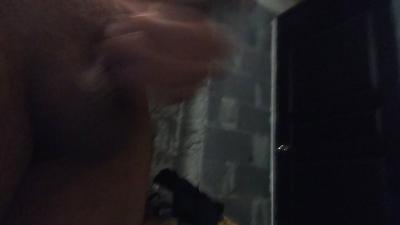 Perverznjak u kupaonici