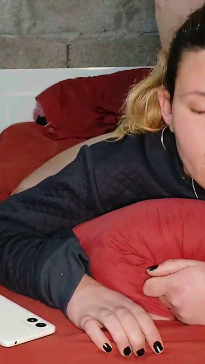 Mamada y sexo vaginal a una dulce adolescente | Clip 1