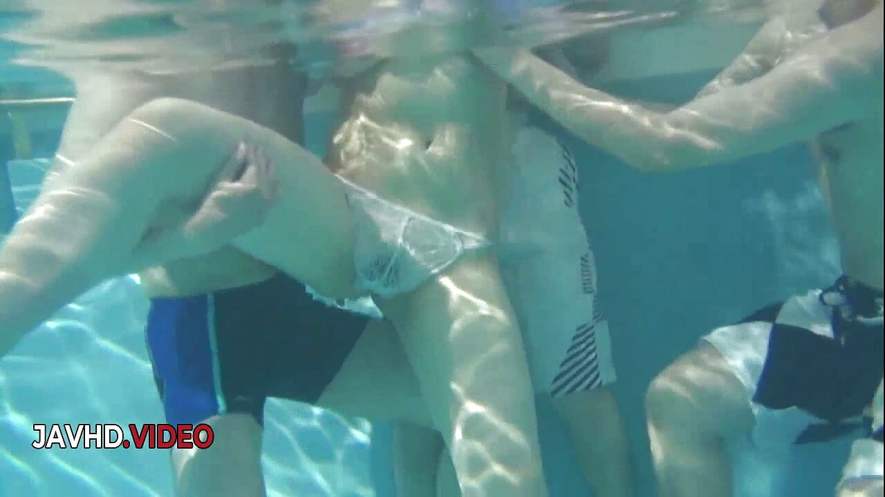 Suzuna Komiya's Poolside Threesome Oral Fantasy