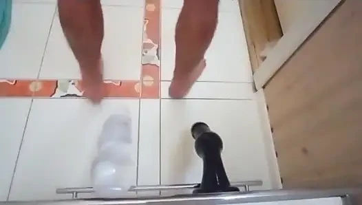 İki büyük dildo götümü derine esnetiyor