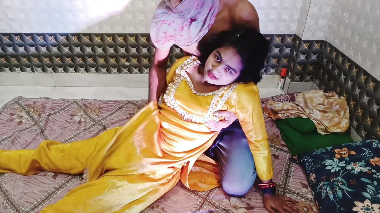Real Desi Wife Cowgirl & Passionate Sex in Traditional Outfits