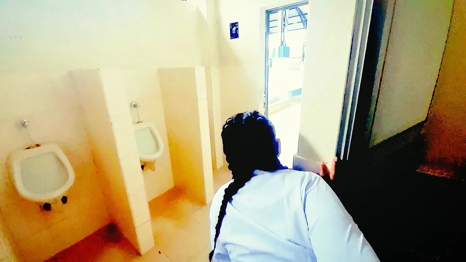老师和一个大屁股女学生的性爱