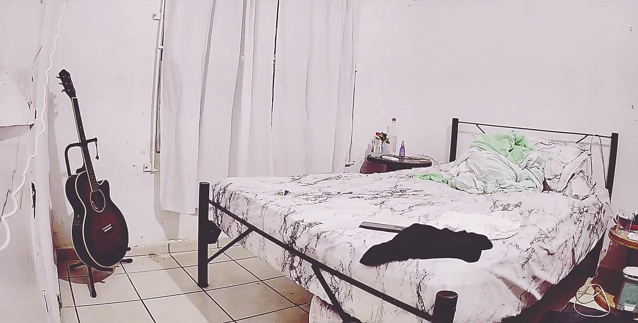 Minha gorda grávida na cama na cam (versão completa em premium)