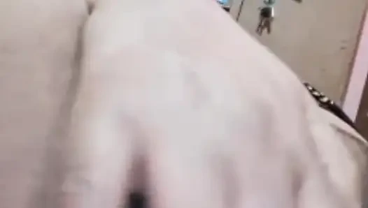 Akele me bhabhi Masturbation karte huye... pani nikal rahi h.. land ke liye tadapti huyi...