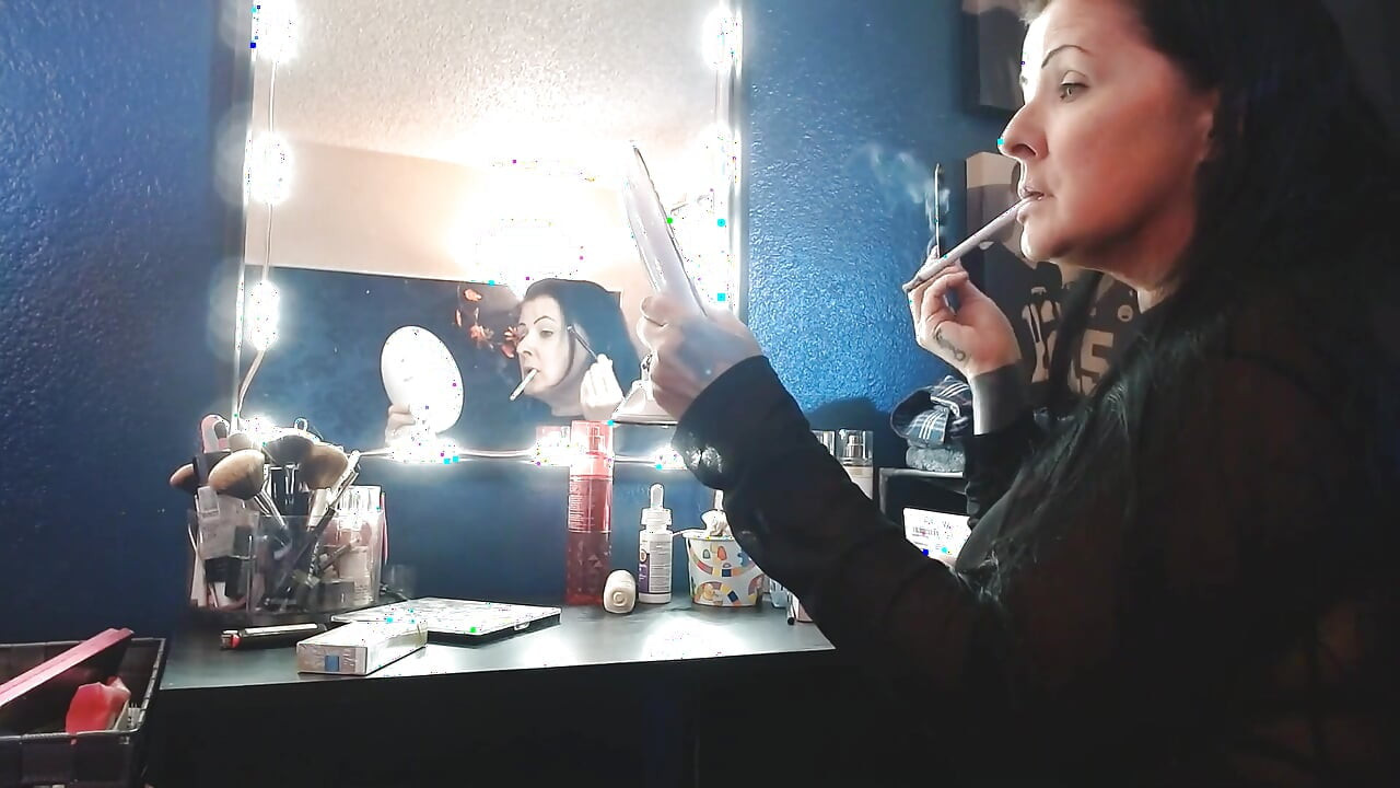 Dangling Long Virginia Slims 120 Cigarette