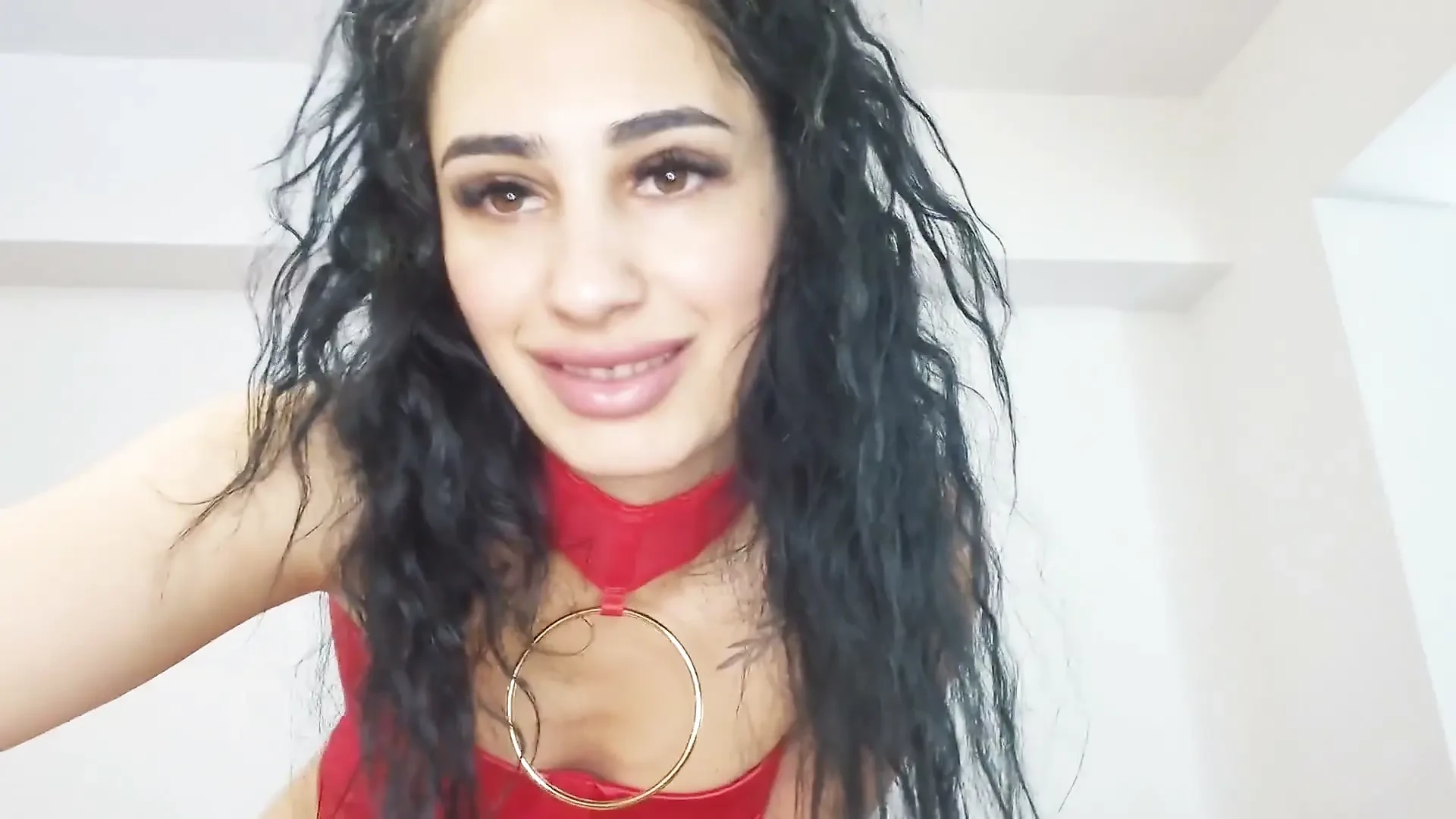 欲火中烧的罗马尼亚女郎Julyana Rain真正的高潮