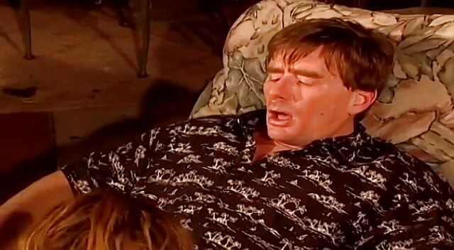 Crna devojka liže pičku i jebe veliki kurac