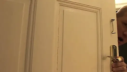Badezimmer fickt großen schwanz, lutscht