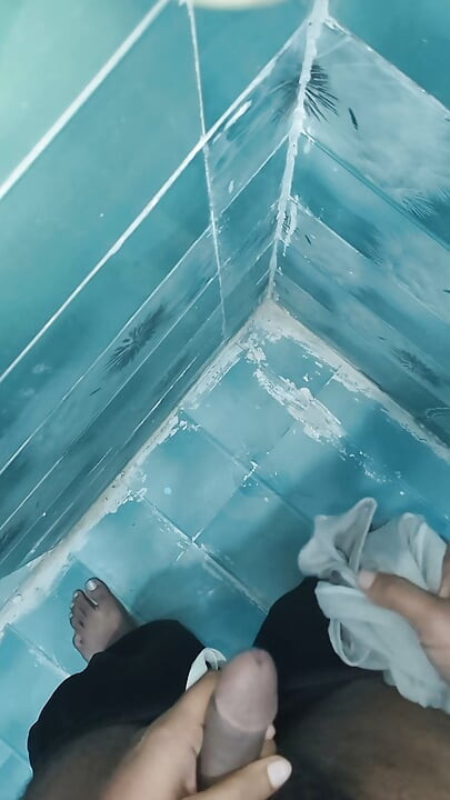 The lone boy hit his sister-in-law in💦 the pants.
