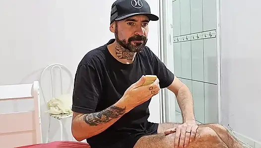 Stepdaughter Without Panties Plays Dominoes With Her Stepfather