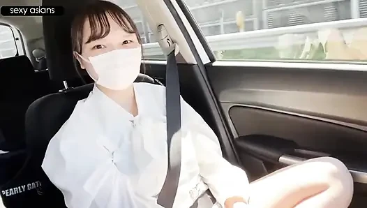 I Cup Beauty besar. Cewek sange ini pertama kali jalan-jalan sambil bugil sampai dicrot di dalam