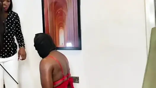 Hukuman fisik femdom Afrika