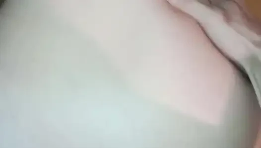 Мой отчим меня одну в фетиш-ванной