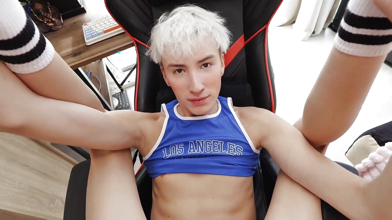 Cute Twink Bounces on a Huge Cock and Takes Cum in His Hole.