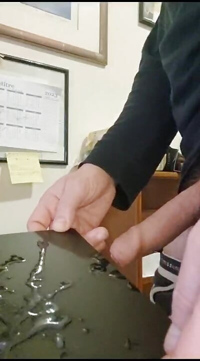 Big Dick Cumshot Spray Sperm