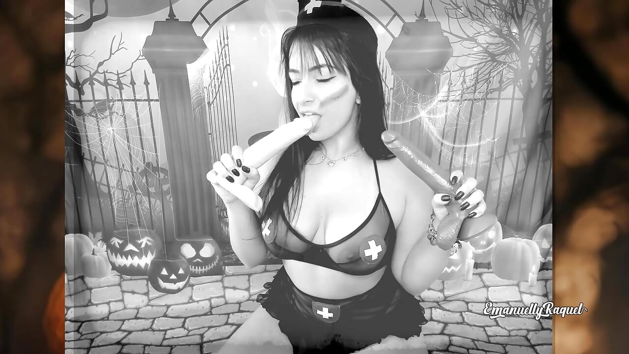 Terör pornosu inek inek ateşli karanlık hemşire cosplay emanuelly raquel iki büyük dildo büyük zenci yarağıyla oynuyor