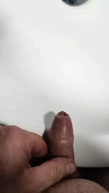 Pissing in the sinck
