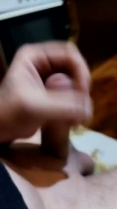 Guy jerking off and filming on his phone | Clip 1