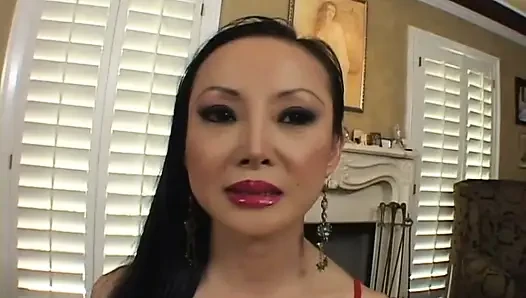 Hot Asian MILF takes it hardly in the pussy