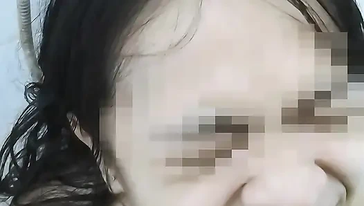 Cewek SMA Nyepong Kontol Gurunya di Toilet Belakang Sekolah - Minokiiko