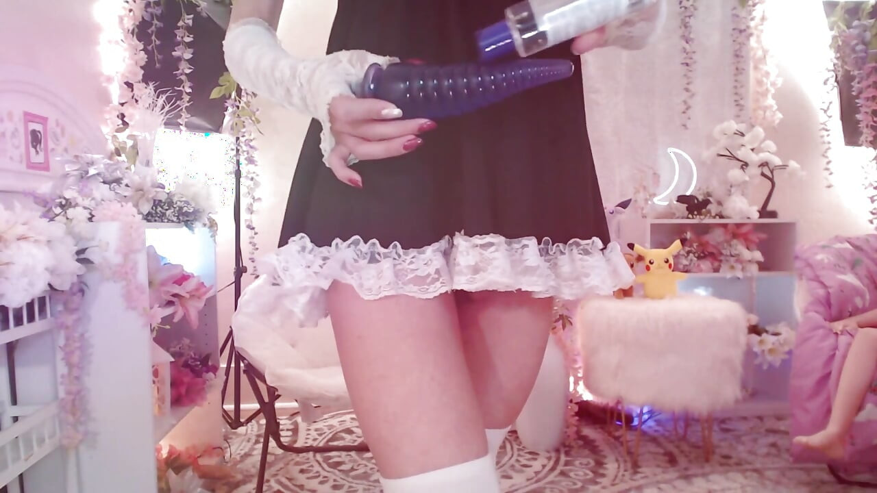 Bunny Femboy Sluškinja Razvaljuje Svoju Usku Čudovišnom Igračkom!!