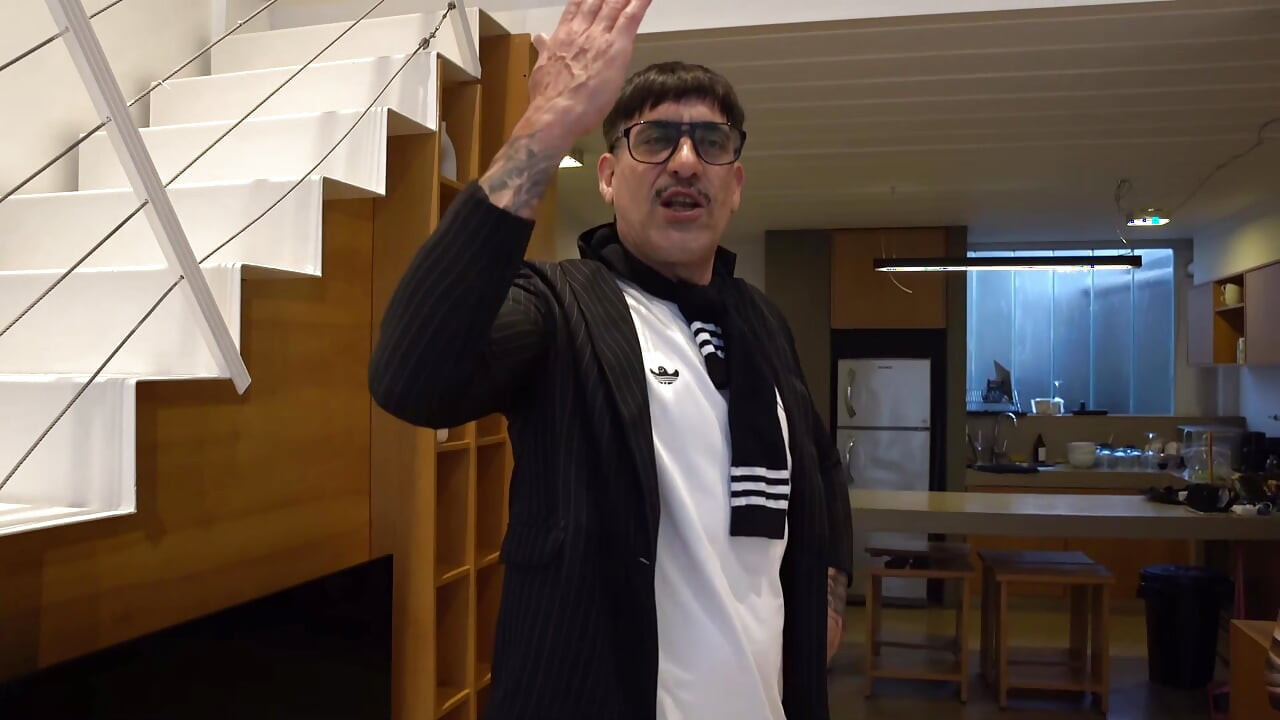 Don Bergolinni busca sua musa O elenco lésbico mais bizarro de Buenos Aires