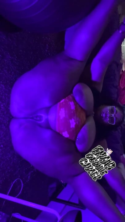 POV you got the munchies for some sweet BIGGDEBBIECAKEZ is what you need