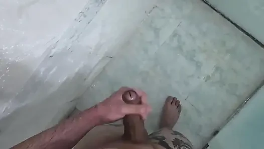 Duşa mastürbasyon yapmak