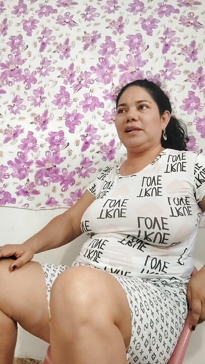 Mature sucking very well