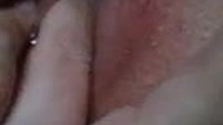 fat pussy masturbating