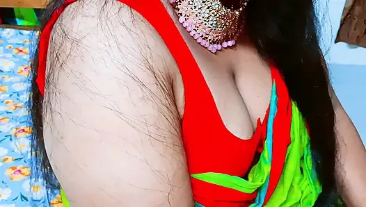 My stepmother came to me to fuck me wearing a new saree, so I fucked her as I wanted.