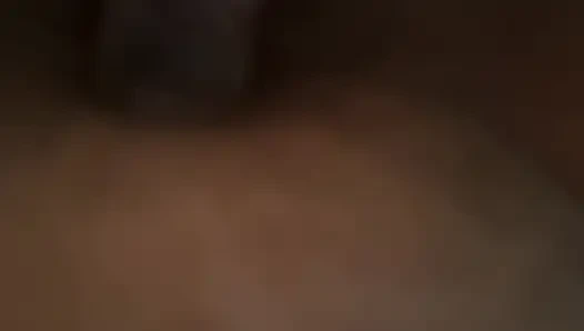 Şişman sıkı amcığıma dildo sokuyorum