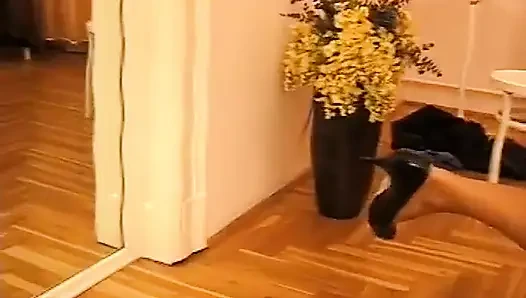 Jean-Yves Le Castel in LE DEBUTTANTI ANALI scene 02