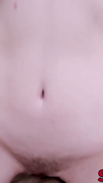 Hermanastra seductora Nadya Nabakova se traga una pija enorme | Clip 2