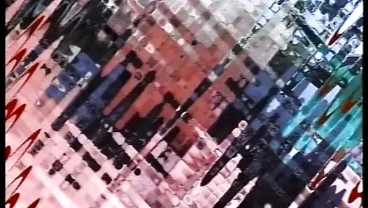 Cewek jerman dientot gaya doggy sambil dientot sama dua kontol