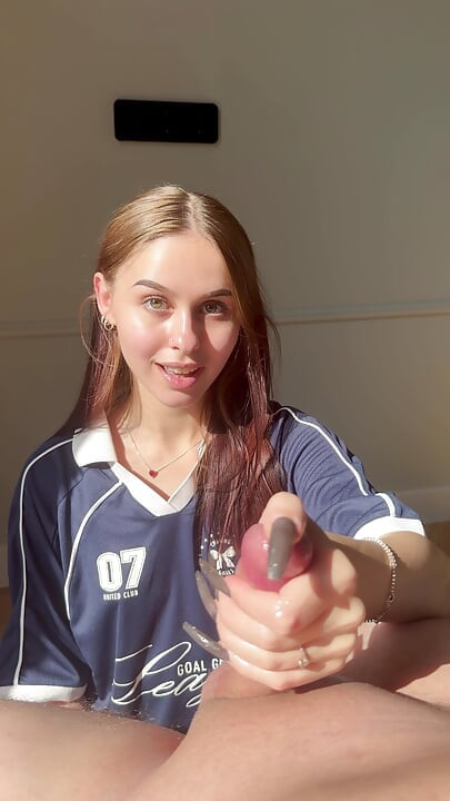 Ria Reigns tě pomalu dráždí v POV, drží tě na hraně