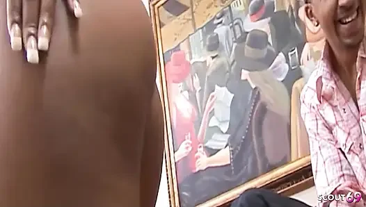 Kızıl saçlı zenci genç lisa strokes ateşli üçlü grup sekste büyük zenci yarakları tarafından sikiliyor