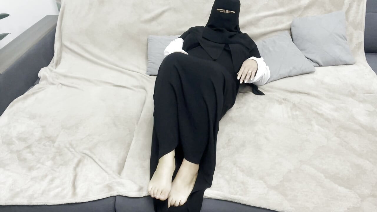 An Arab woman named Khalifa masturbates and caresses a pillow with her wet pussy.