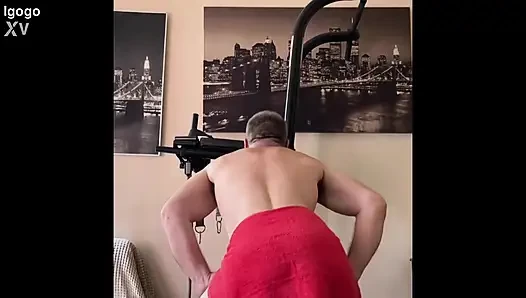 Sahibe götünde takma yarakla fer köleyi sikiyor
