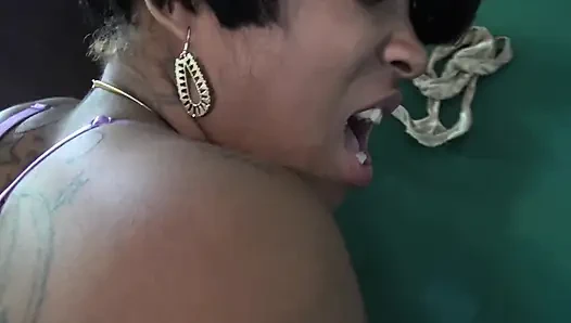 Ngentot di meja biliar