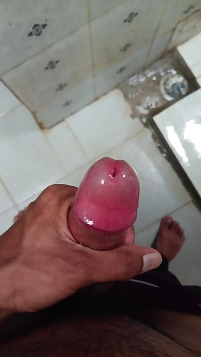 Masturbating, Young guy here for ladies